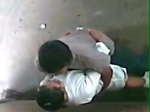 India Dokter Kacau Luar Ruangan